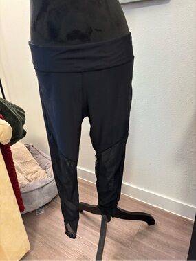 Fabletics Black Mesh-Panel Capri Leggings